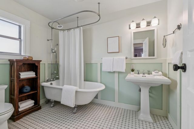 2526 12Th Ave, Oakland, CA 94606