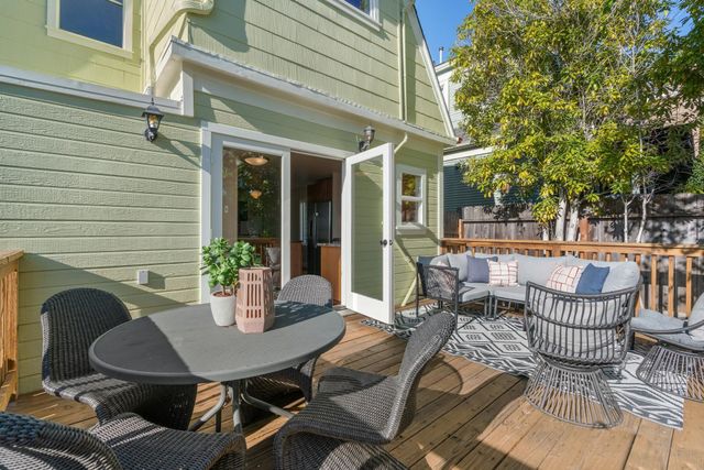 2526 12Th Ave, Oakland, CA 94606