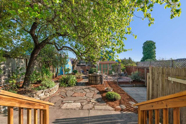 2526 12Th Ave, Oakland, CA 94606