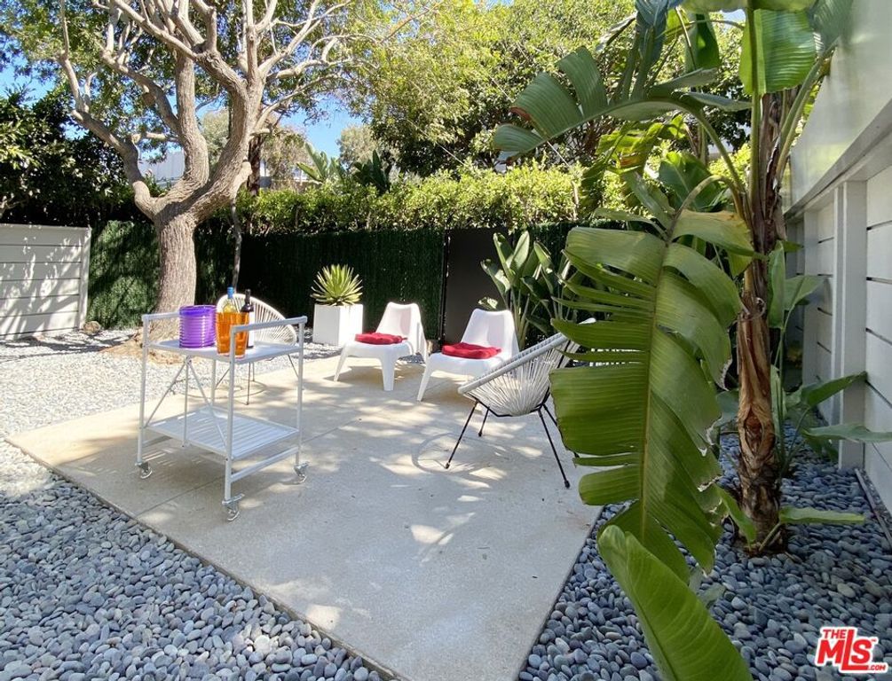 Image 11 of property listing at 3607 Pacific Avenue, Marina Del Rey, CA 90292