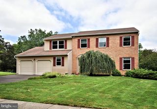 203 HOLLY DR, Chalfont, PA 18914