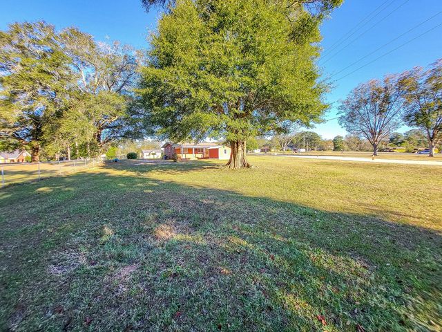 404 N John Street, New Brockton, AL 36351