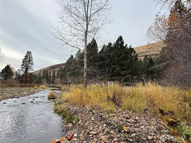 435 S Touchet Road, Dayton, WA 99328