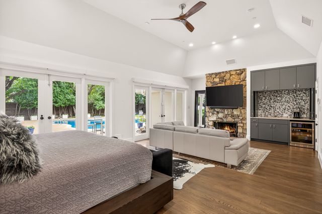 5205 Royal Lane, Dallas, TX 75229