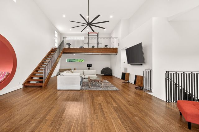 5205 Royal Lane, Dallas, TX 75229