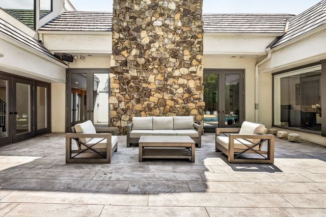 5205 Royal Lane, Dallas, TX 75229