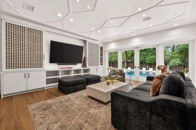 5205 Royal Lane, Dallas, TX 75229