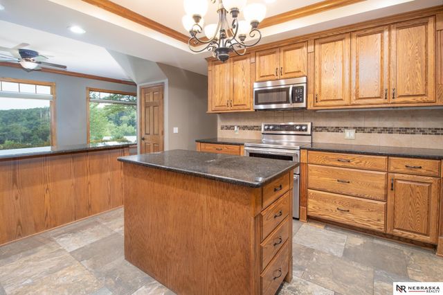 1540 Hartline Lane, Omaha, NE 68112