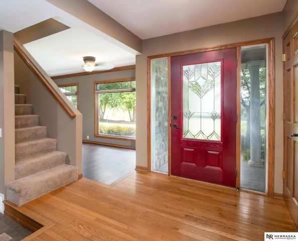 1540 Hartline Lane, Omaha, NE 68112