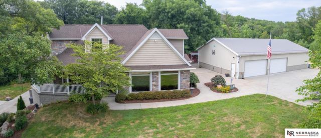 1540 Hartline Lane, Omaha, NE 68112