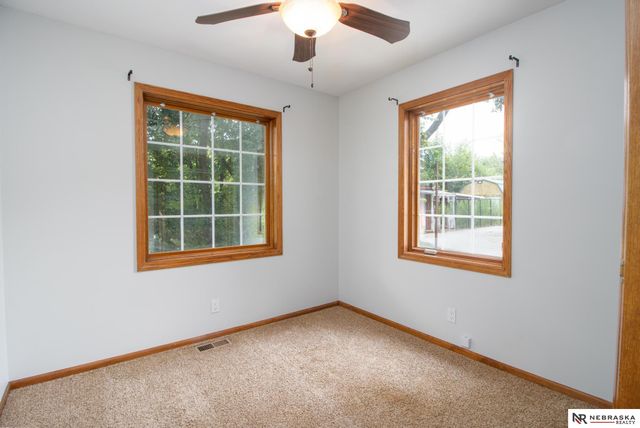 1540 Hartline Lane, Omaha, NE 68112