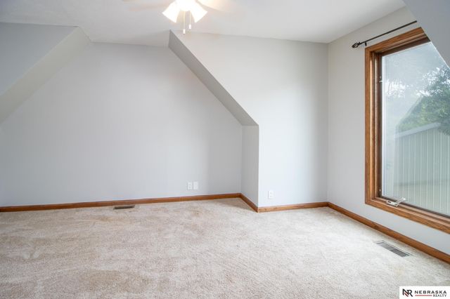 1540 Hartline Lane, Omaha, NE 68112