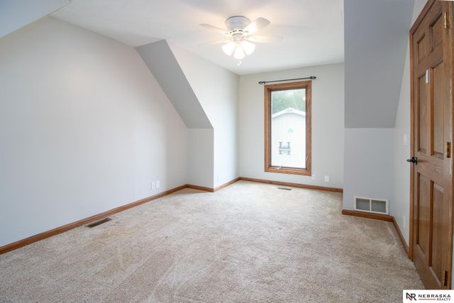 1540 Hartline Lane, Omaha, NE 68112