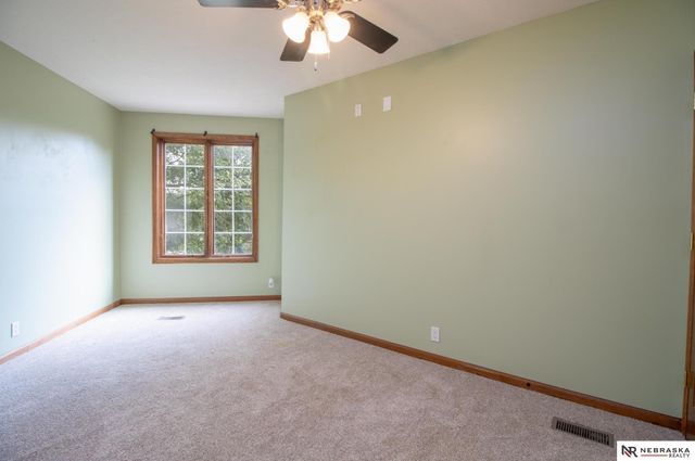 1540 Hartline Lane, Omaha, NE 68112