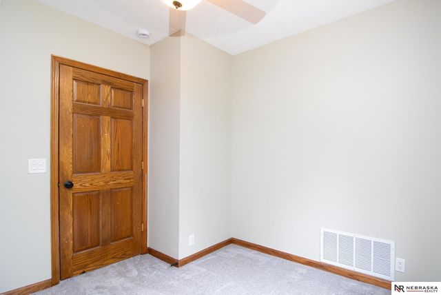 1540 Hartline Lane, Omaha, NE 68112