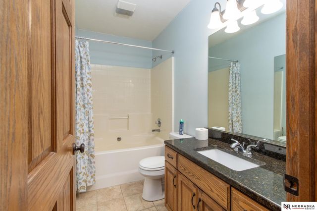 1540 Hartline Lane, Omaha, NE 68112