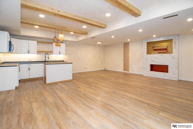 1540 Hartline Lane, Omaha, NE 68112