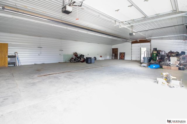1540 Hartline Lane, Omaha, NE 68112