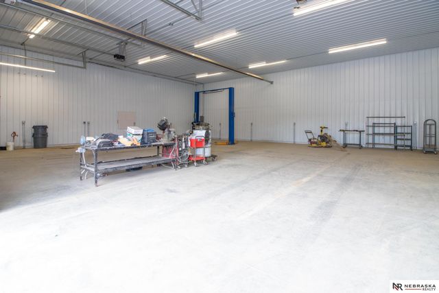 1540 Hartline Lane, Omaha, NE 68112