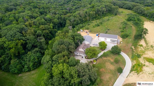 1540 Hartline Lane, Omaha, NE 68112