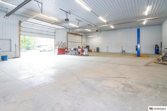 1540 Hartline Lane, Omaha, NE 68112