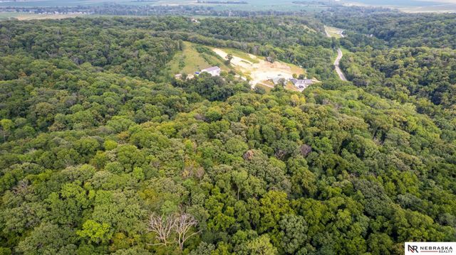 1540 Hartline Lane, Omaha, NE 68112