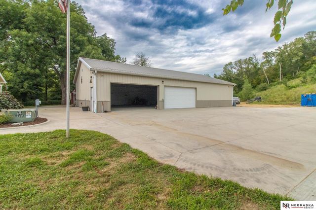 1540 Hartline Lane, Omaha, NE 68112