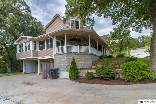 1540 Hartline Lane, Omaha, NE 68112