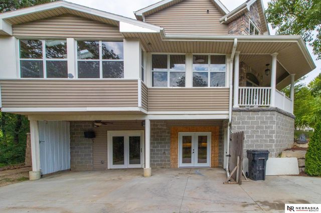 1540 Hartline Lane, Omaha, NE 68112
