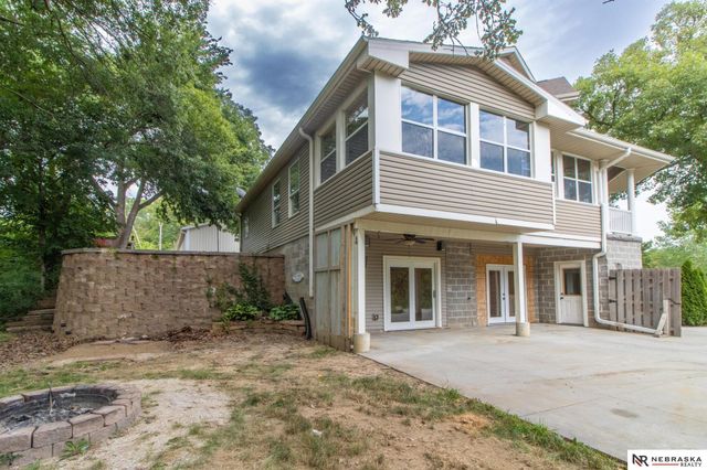 1540 Hartline Lane, Omaha, NE 68112