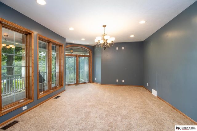 1540 Hartline Lane, Omaha, NE 68112