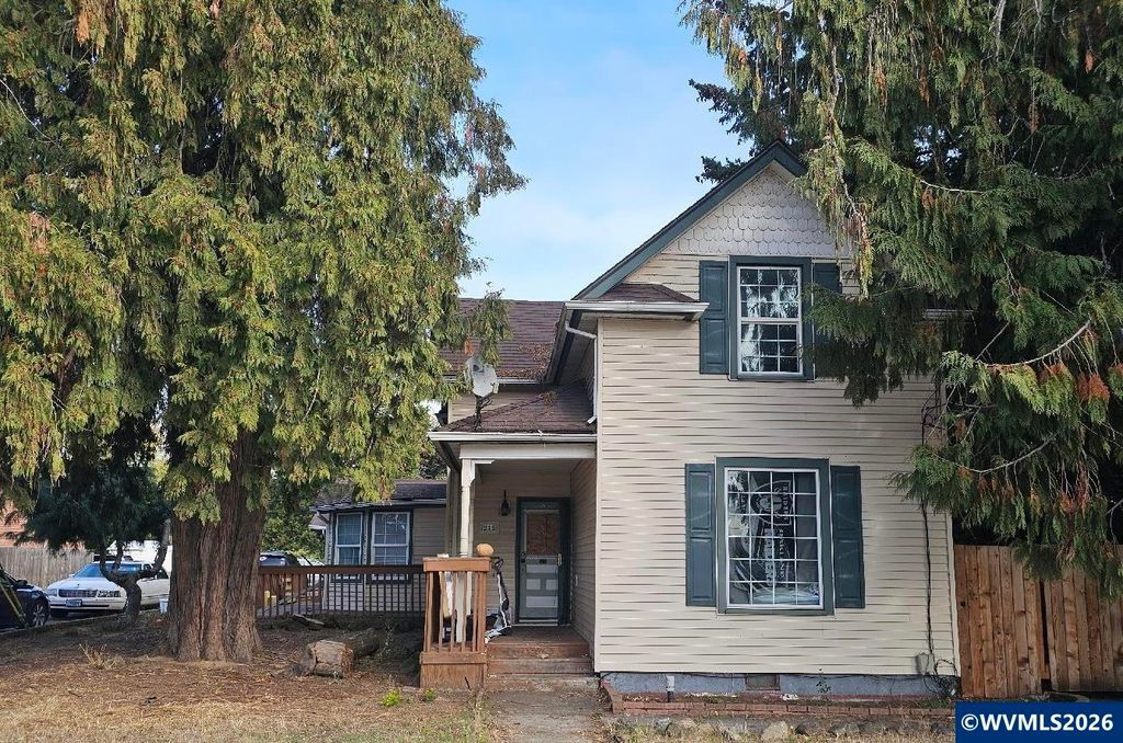 Image 1 of property listing at 245 SW Monroe St, Sheridan, OR 97378