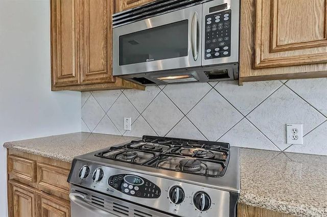 13002 Misty Bay Ln, Pearland, TX 77584