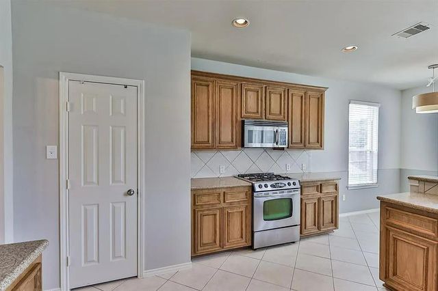 13002 Misty Bay Ln, Pearland, TX 77584