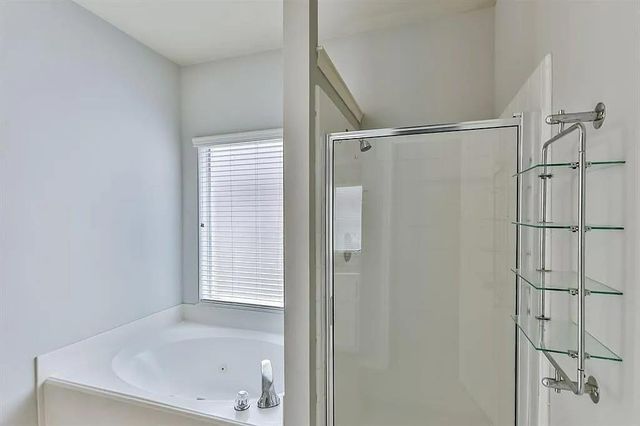 13002 Misty Bay Ln, Pearland, TX 77584