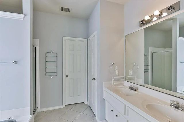 13002 Misty Bay Ln, Pearland, TX 77584