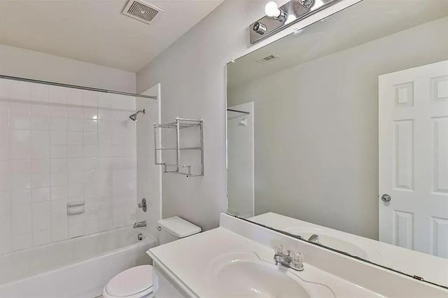 13002 Misty Bay Ln, Pearland, TX 77584