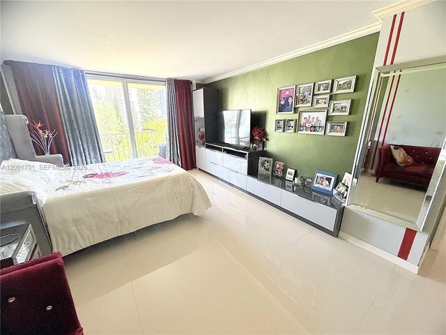 290 174th Street 611, Sunny Isles Beach, FL 33160