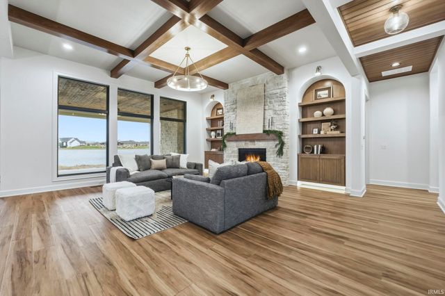 1927 Burnt Lake Drive, Fort Wayne, IN 46814