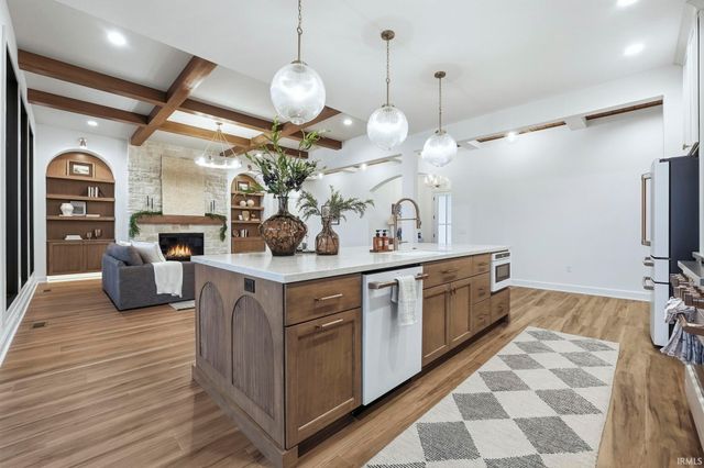 1927 Burnt Lake Drive, Fort Wayne, IN 46814