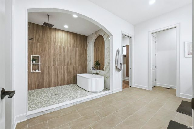 1927 Burnt Lake Drive, Fort Wayne, IN 46814