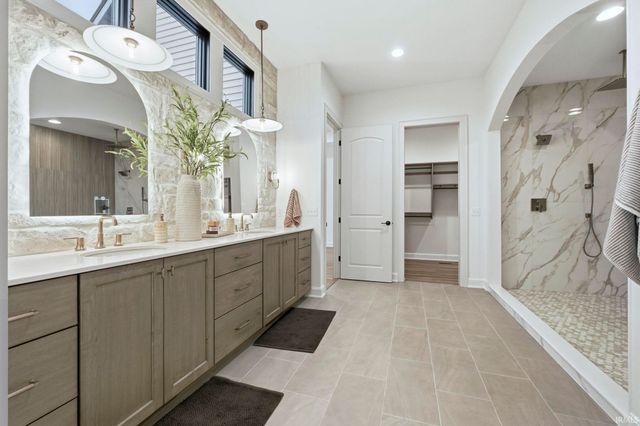 1927 Burnt Lake Drive, Fort Wayne, IN 46814