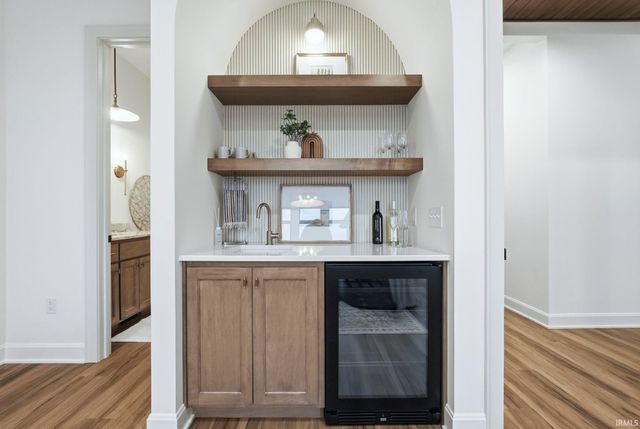 1927 Burnt Lake Drive, Fort Wayne, IN 46814