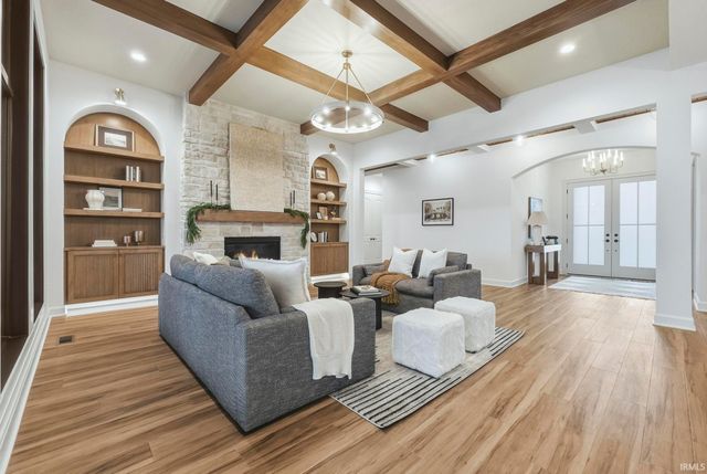 1927 Burnt Lake Drive, Fort Wayne, IN 46814