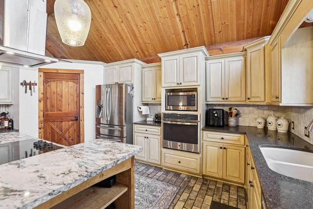 W10124 Giese Lane, Portage, WI 53901