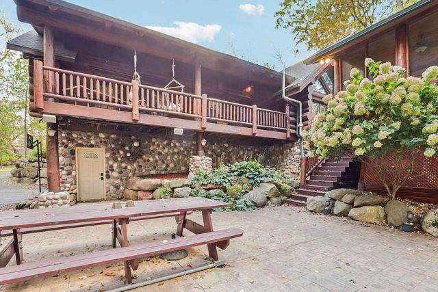 W10124 Giese Lane, Portage, WI 53901