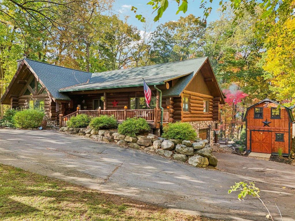 W10124 Giese Lane, Portage, WI 53901