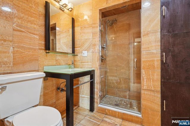 100 Old Palisade Road PL16, Fort Lee, NJ 07024