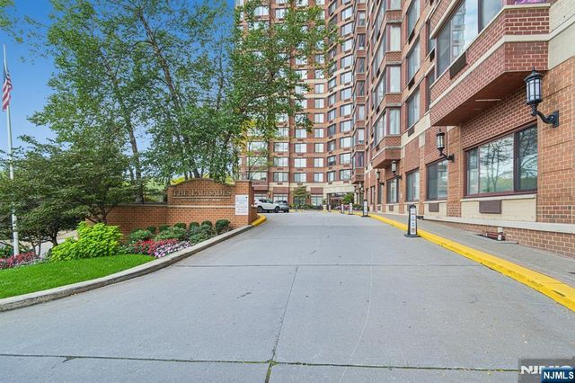 100 Old Palisade Road PL16, Fort Lee, NJ 07024