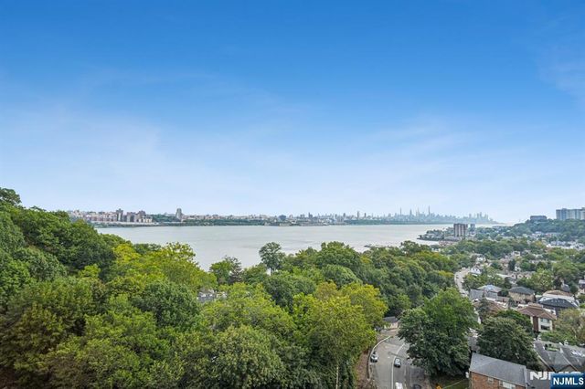 100 Old Palisade Road PL16, Fort Lee, NJ 07024